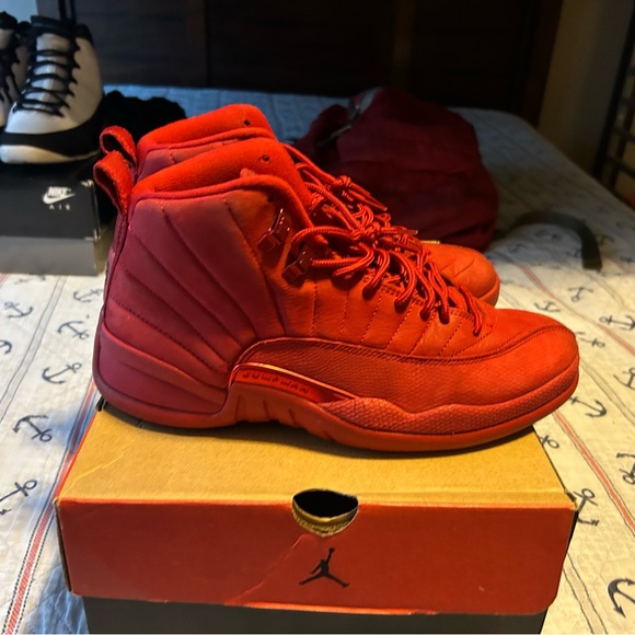 Jordan 12 - Picture 2 of 5